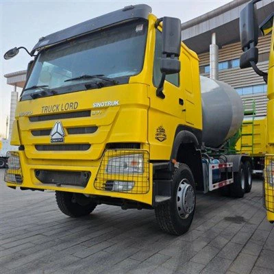 Trak Pembancuh Konkrit Tapak Kerja